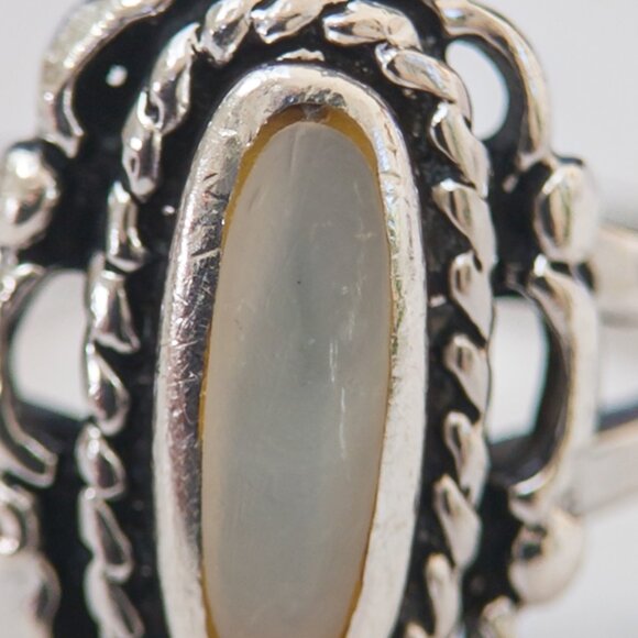 Sterling Silver Mother-of-Pearl Ring, Sz 6.5 — elongated oval, split shank - Picture 13 of 13
